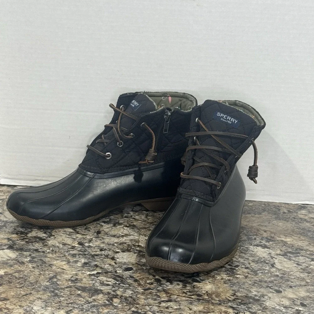 Sperry Women's Saltwater Quilted Nylon Duck Boot STS94063 Black Size 9.5‎